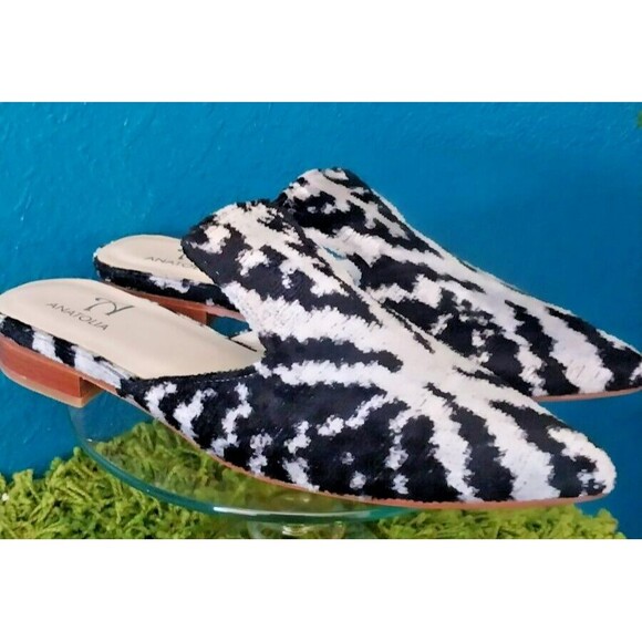 Women’s ANATOLIA IKAT Velvet Silk Slip On Flats Shoes Sz 38 US 7.5 Pointed Toes - Picture 1 of 5